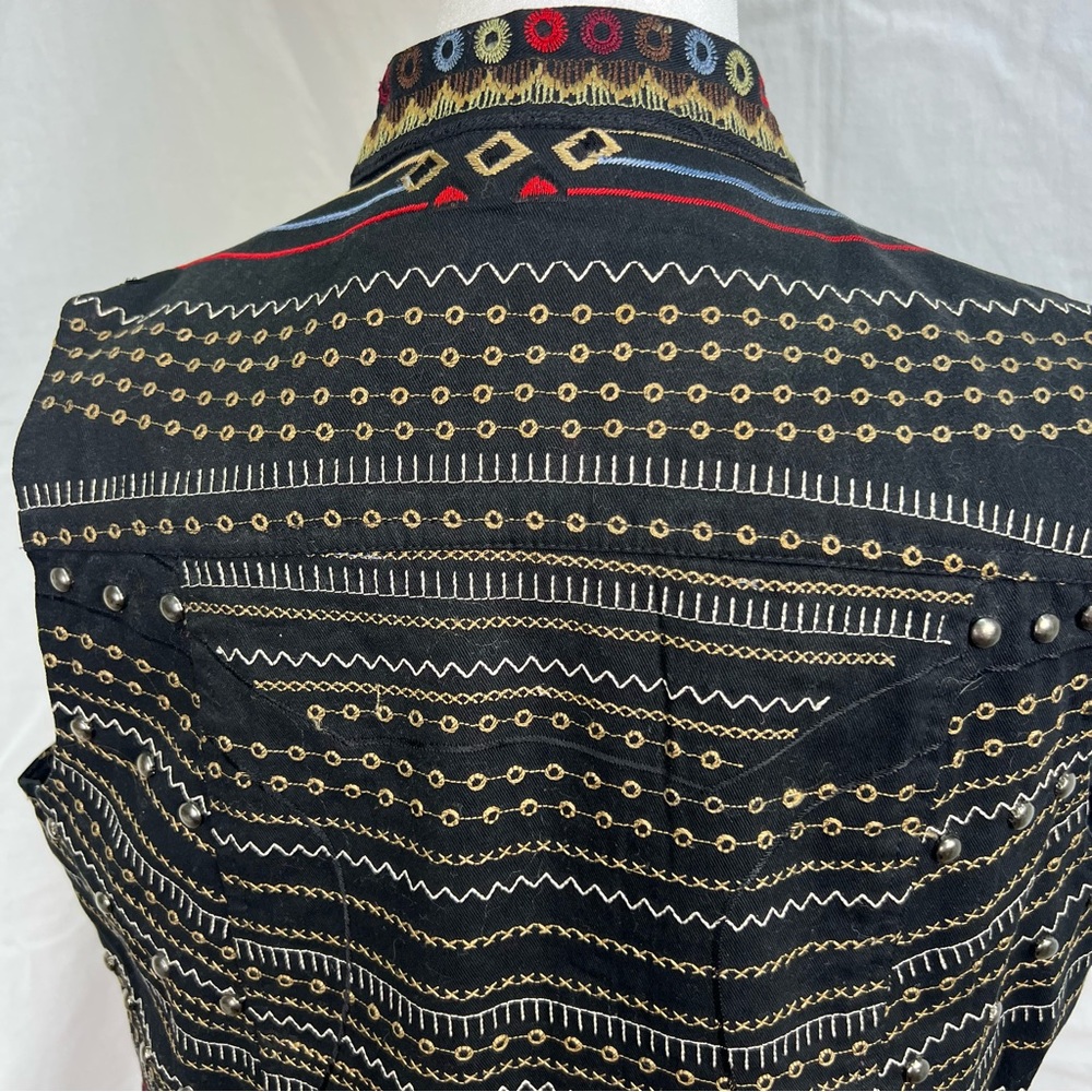 Chico’s embroidered boho style vest with snap-up 
front. - Picture 6 of 10